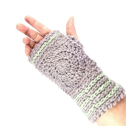 Crocheted topstar Mittens