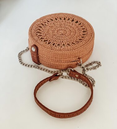 Round bag with raffia yarn Crochet pattern by Anna Kuznietsova