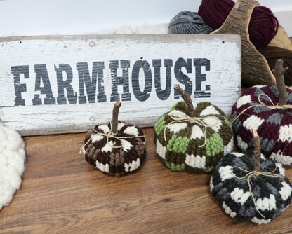 Bulky & Quick Plaid Pumpkins