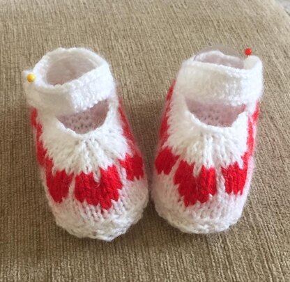 Queen of Hearts Shoes and Bonnet Prem Baby and 0-3mths