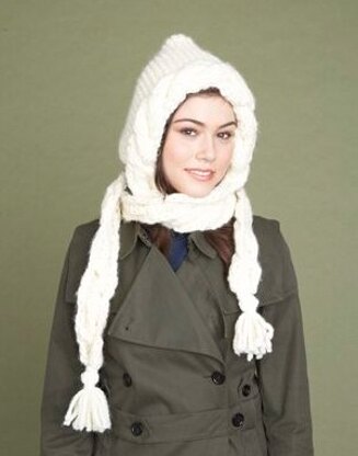 Tasseled Hood Lion Brand Wool-Ease Thick & Quick - 60614
