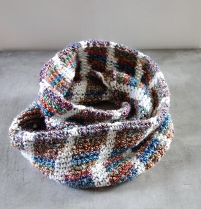 029- Striped infinity cowl