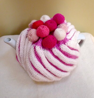 Strawberry Swirl Marshmallow Tea Cosy