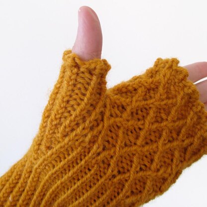 Trellis Fingerless Gloves