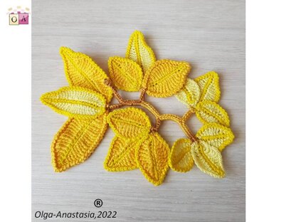 Bright autumn branch with leaves 2