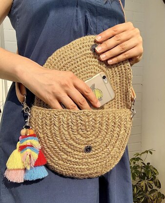 Crochet Jute Saddle Bag Pattern: Boho Tassel Shoulder Bag