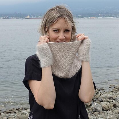 Honey Stone Fingerless Gloves