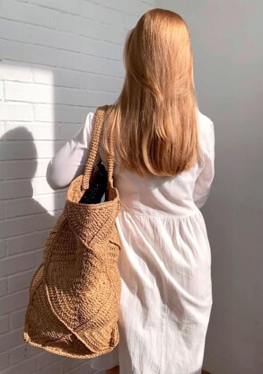 Weekender Raffia Bag