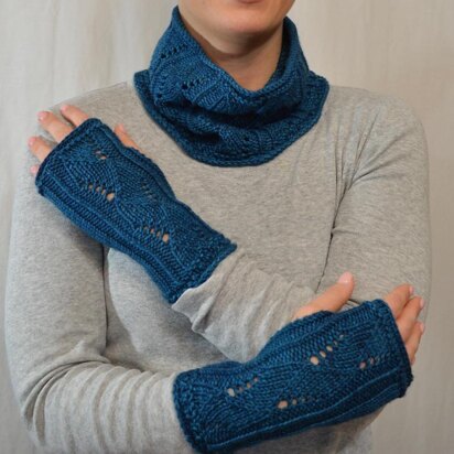 Rhapsody Cowl & Mitts