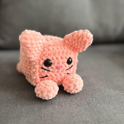 Loaf cat cube crochet pattern. PDF plush kitten tutorial. Cute Amigurumi.