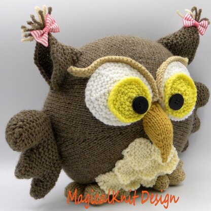 Ollie magicalknit owl