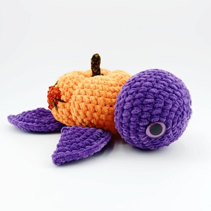 Amigurumi turtle Halloween