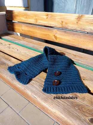 Cowl with buttons for men