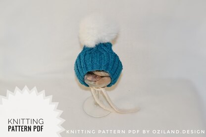 Hat with pompom for small dog