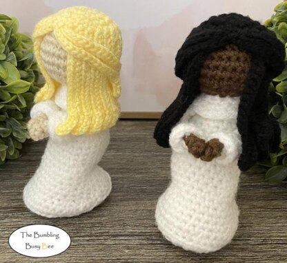 KNEELING / PRAYING FIGURE crochet pattern