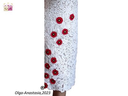 Sleeveless crochet dress with poppies