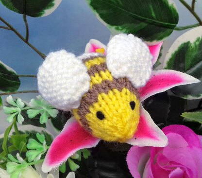 Bumblebee & Ladybird - Creme Egg Covers