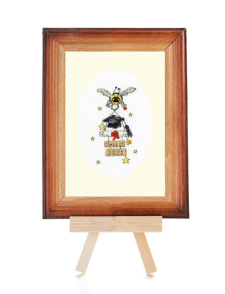 Bothy Threads Could Not Bee Prouder Cross Stitch Kit - 9 x 13cm