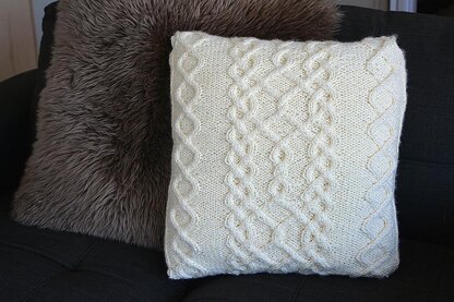 Chunky Cable Throw Pillow