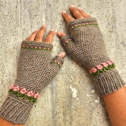 Tulip Fingerless Mittens