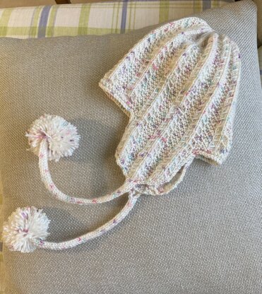 Girl’s hat with ear flaps
