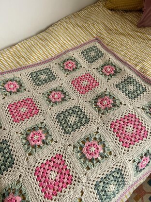 The Georgianna Throw