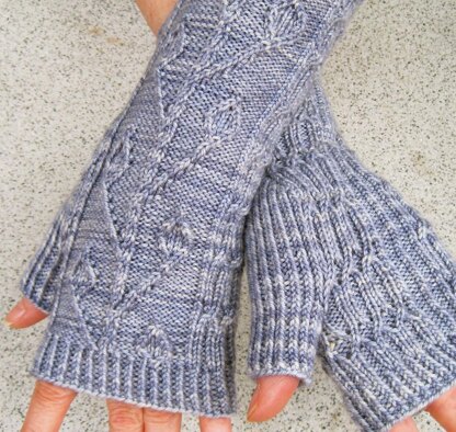 Twisted Ivy Fingerless Mitts