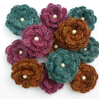 Yarndale Flower Brooch