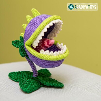 Chomper from "Plants vs. Zombies" by AradiyaToys