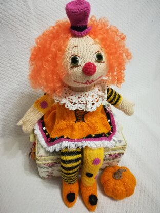 Crochet Yarn Clown with button eyes and outfit - Homemade 15