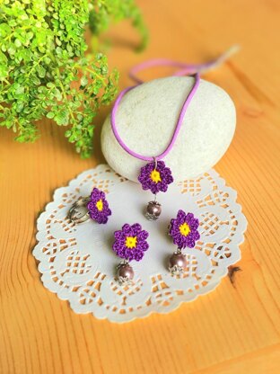 Daisy flower earrings, pendant and finger ring