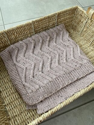 Cosy Wave Cable Blanket