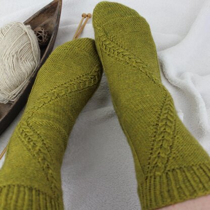 Knitting Pattern Cable Socks - PDF Download Knight Socks