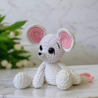 Plush mouse