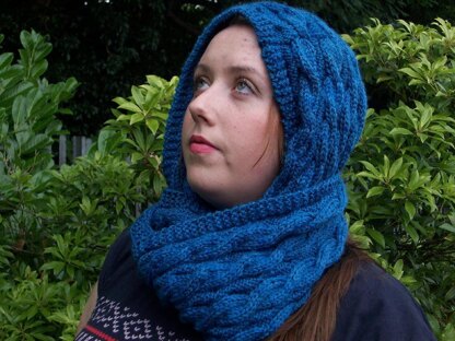 Twisted Cabled Cowl