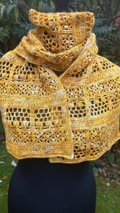 Fractured Bee Line Scarf