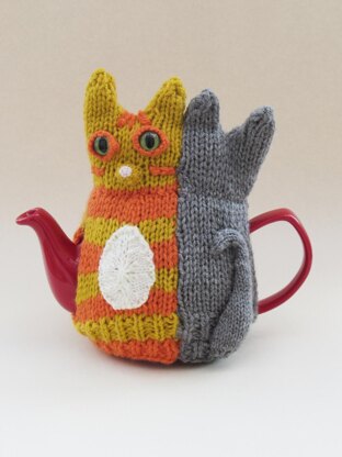 Tail of Two Kitties Tea Cosy