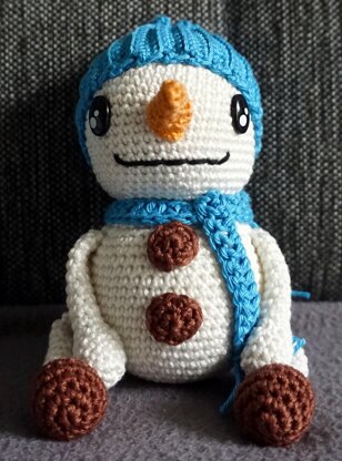 Crochet Pattern for the Snowman Snowy!