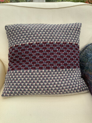 Slip stitch panel cushion
