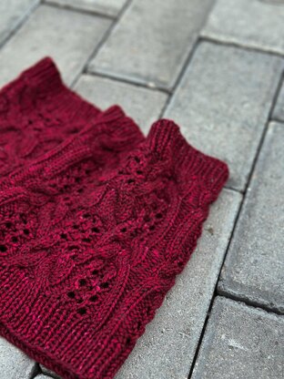 Garnet Cowl