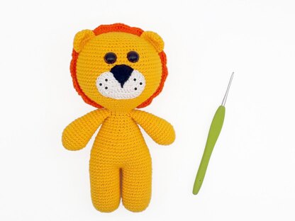 Amigurumi lion