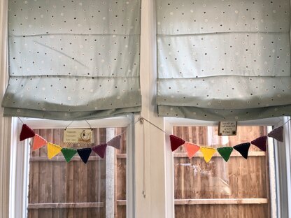 Rainbow bunting