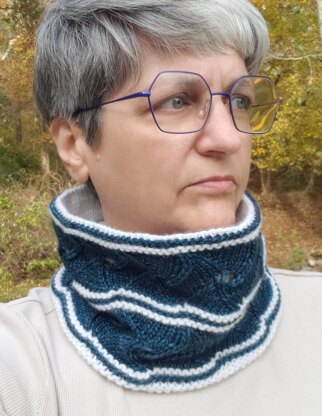 Snowy Seas Cowl