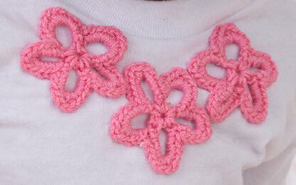 Baby Tee Flower Appliques in Red Heart Baby Sheen Solids - LW4137 - Downloadable PDF