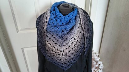 Triangular Scarf "Diopatra"