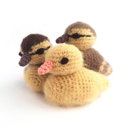 Duckling Crochet Kit - Little Conkers