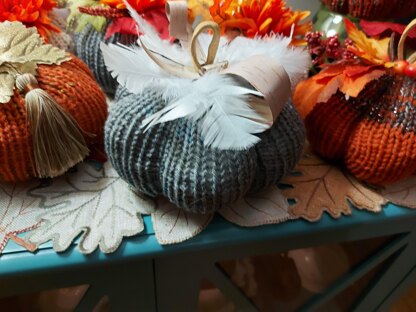 Easy peasy knitted Pumpkins