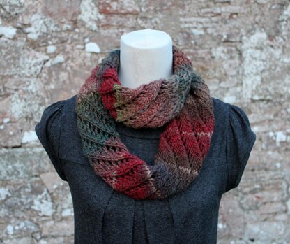 Melange Diagonal lace infinity scarf