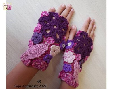 Bright fingerless gloves for girls