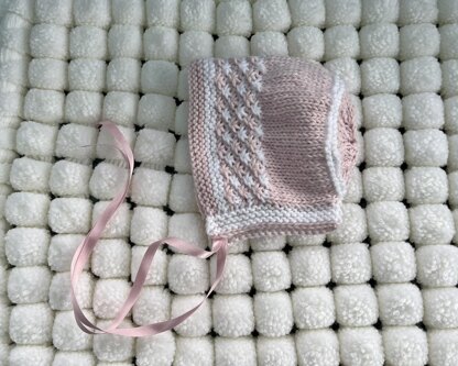 P144 Dolls Dress and Bonnet